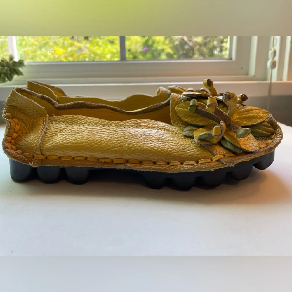 Socofy Bohemian yellow and green flower leather slip on shoes. Size 7.5 NWOT - Picture 8 of 9